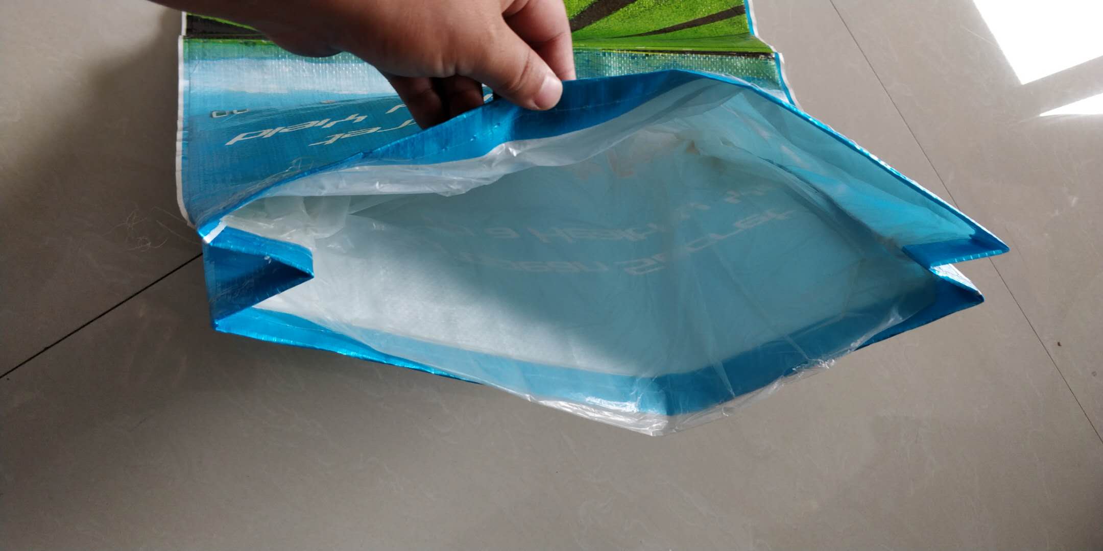 As many as 8 colors can be printed on a single bag.